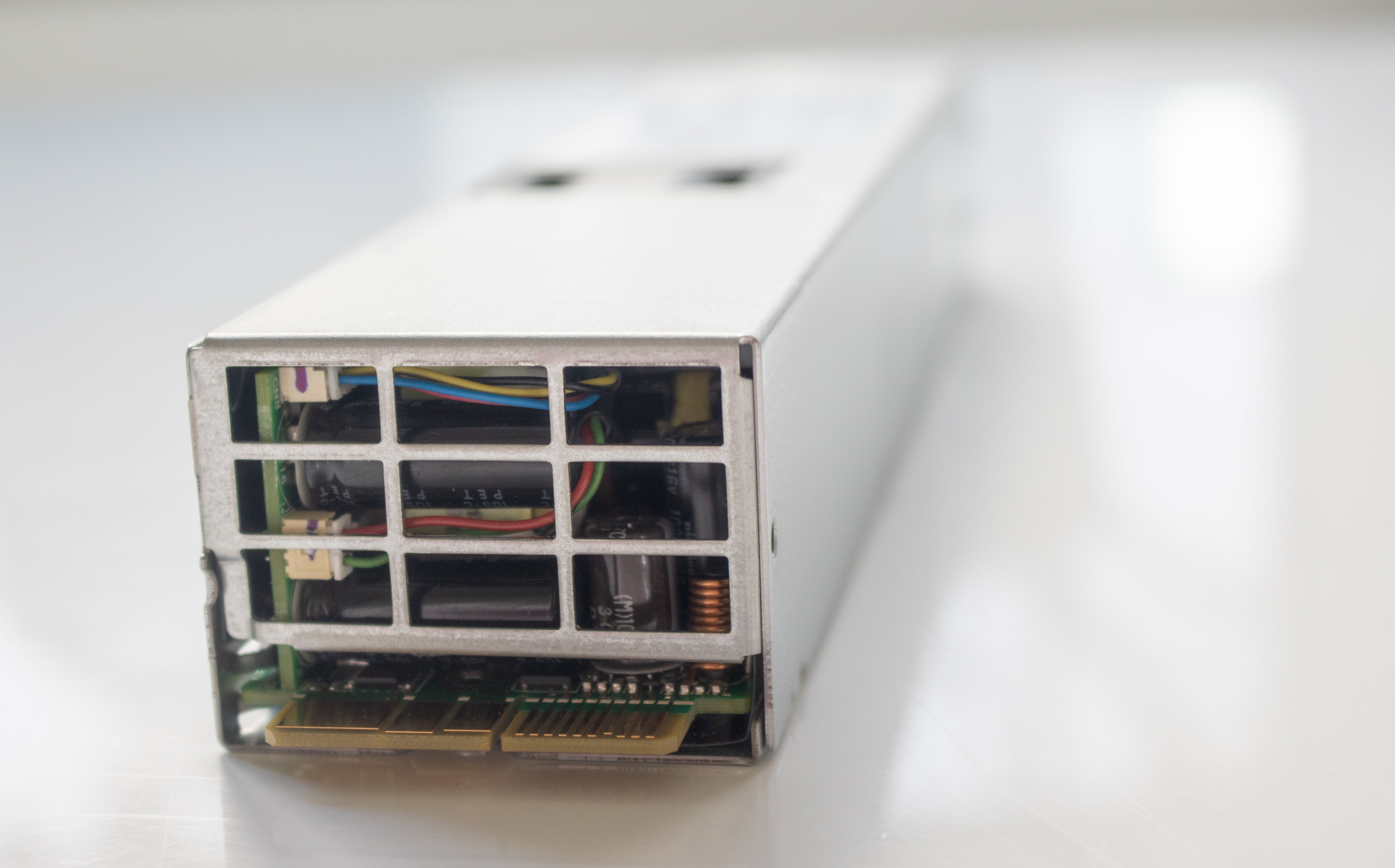 Redundante Stromversorgung (nur für XGS 4500)